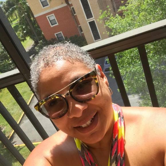 Meet your Posher, Tracey - Picture 1 of 1